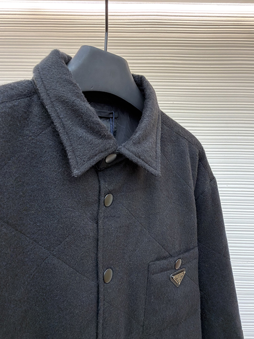 プラダコピー 三角ロゴの襟付きコットンパッド入りジャケット