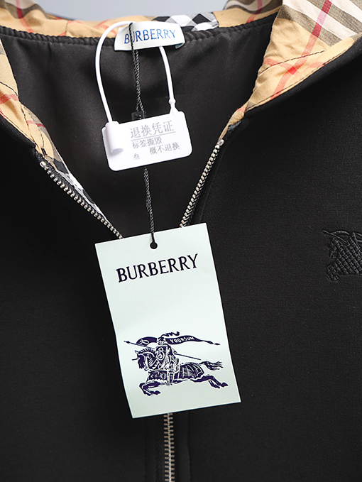 バーバリー 刺繍ロゴ入りジップアップフードジャケット