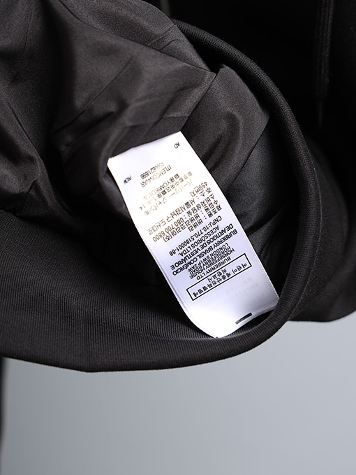 バーバリー 刺繍ロゴ入りジップアップフードジャケット