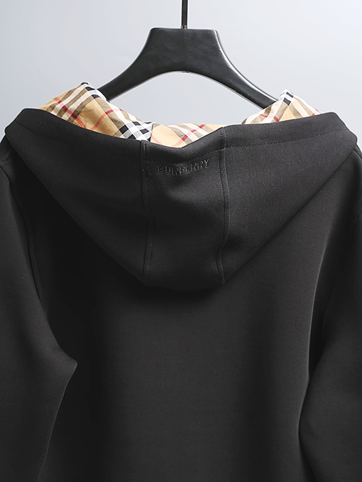 バーバリー 刺繍ロゴ入りジップアップフードジャケット