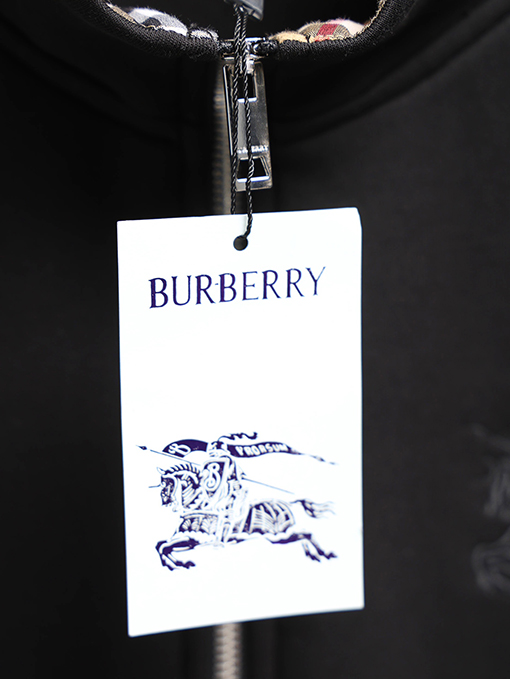 バーバリー ウォーホース刺繍ジッパージャケット