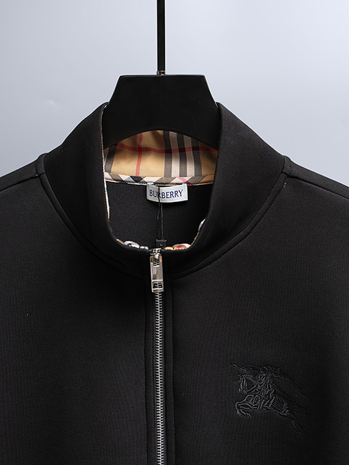 バーバリー ウォーホース刺繍ジッパージャケット