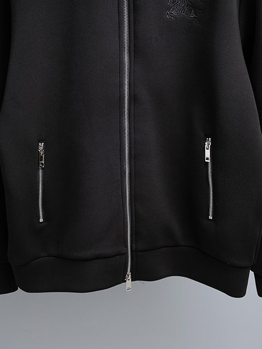 バーバリー ウォーホース刺繍ジッパージャケット