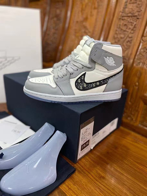 ディオール × ナイキ AIR JORDAN 1 RE HI OG スニーカー スーパーコピー シューズ