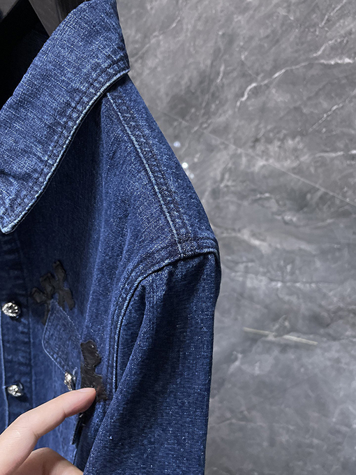 クロムハーツスーパーコピー クロス刺繍入りブルーウォッシュデニムシャツ