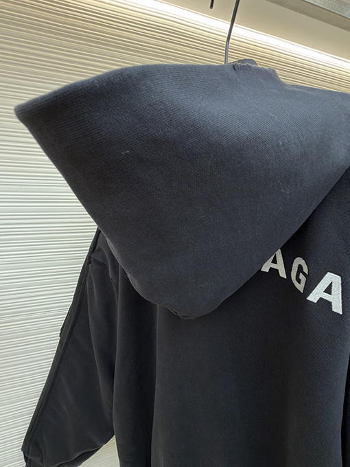 バレンシアガ Balenciaga Bomber フロントとバックのぎがあるクラシックなヘビーデューティーコットンジャケット