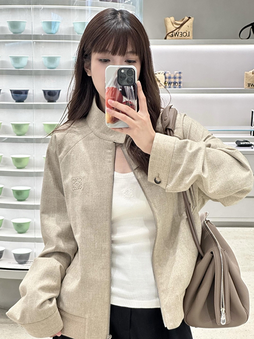 ロエベ シルケットウールの刺繍コート