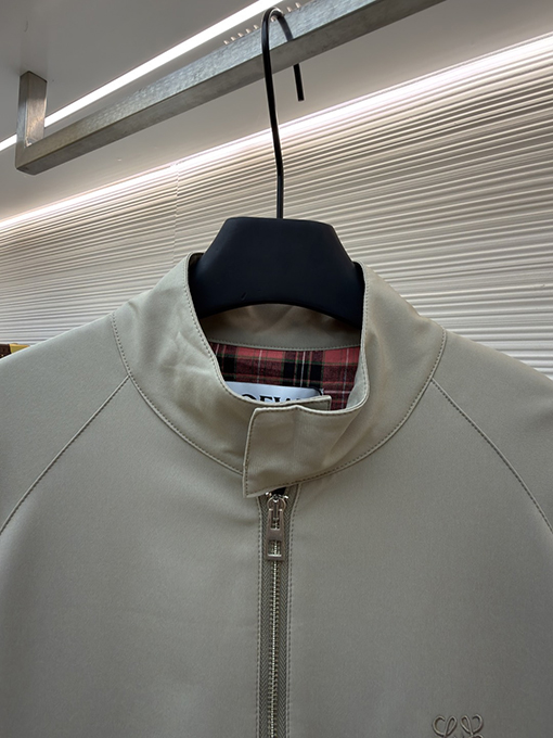 ロエベ シルケットウールの刺繍コート