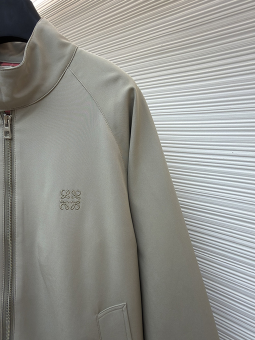 ロエベ シルケットウールの刺繍コート