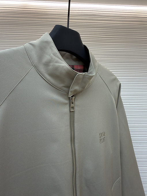 ロエベ シルケットウールの刺繍コート