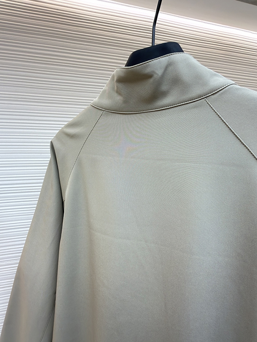 ロエベ シルケットウールの刺繍コート