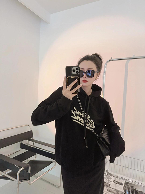 サンローランスーパーコピー SAINT LAURENT ロゴプリントパーカー