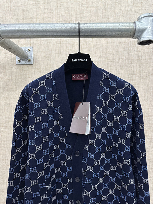 グッチ 両面ウールのジャカード織り厚カーディガン