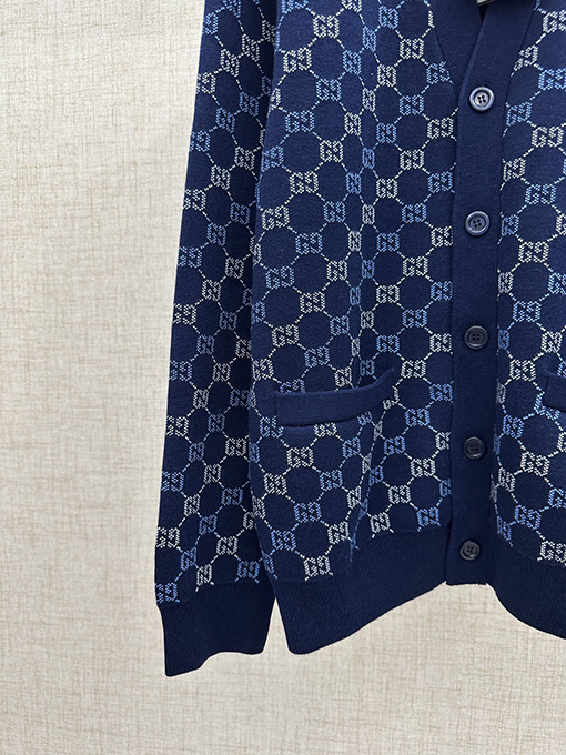 グッチ 両面ウールのジャカード織り厚カーディガン