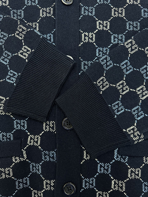 グッチ 両面ウールのジャカード織り厚カーディガン