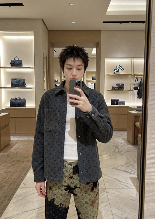 ルイヴィトン シャツスタイルのウールモノグラムコート