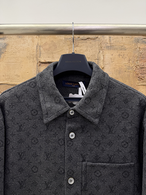 ルイヴィトン シャツスタイルのウールモノグラムコート