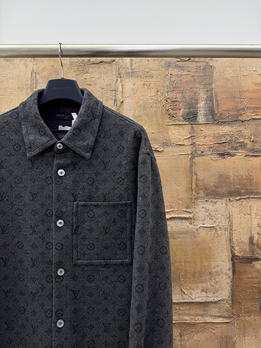 ルイヴィトン シャツスタイルのウールモノグラムコート