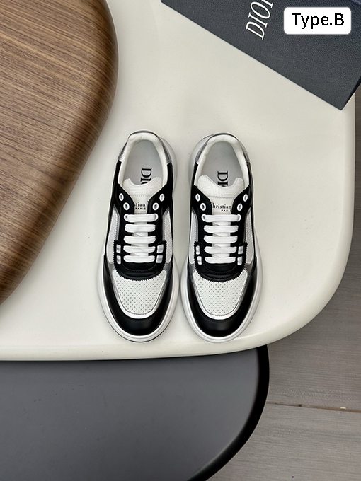 ディオール デパートのシンクロナイズドスポーツシューズ