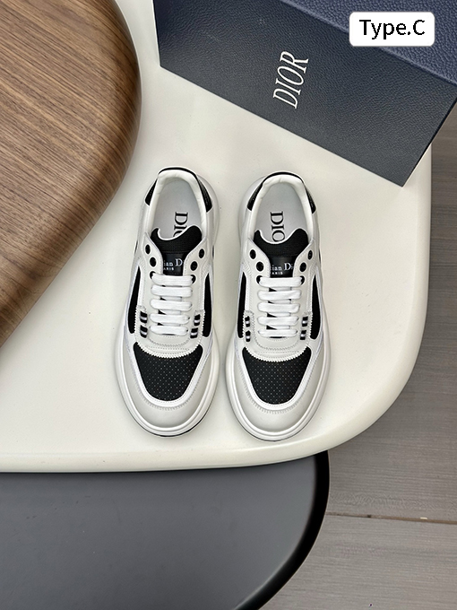 ディオール デパートのシンクロナイズドスポーツシューズ