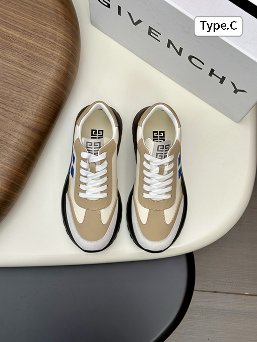 ジバンシイ ローカットのカジュアルスニーカー