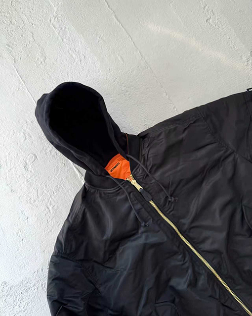 ヴェトモンスーパーコピー VETEMENTS ロゴレタージップアップフードジャケット