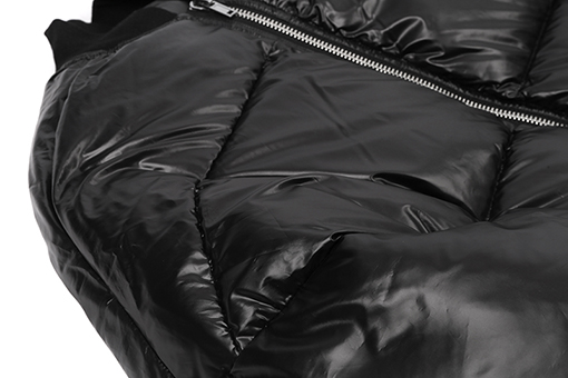 リックオウエンス 光沢のある黒のダウンジャケット