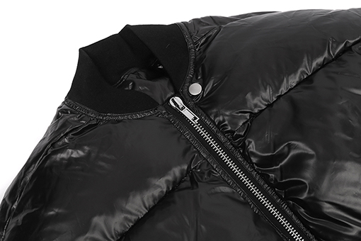 リックオウエンス 光沢のある黒のダウンジャケット