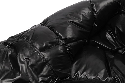 リックオウエンス 光沢のある黒のダウンジャケット