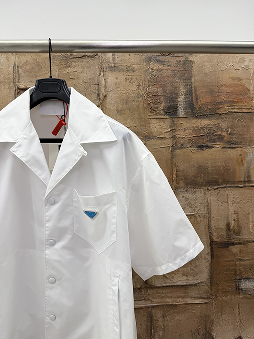 プラダコピー トライアングルアイアンサイン半袖シャツ