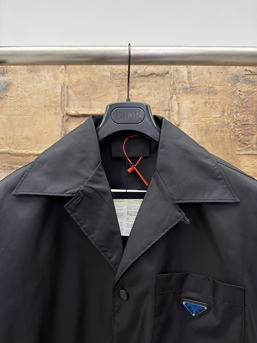 プラダコピー トライアングルアイアンサイン半袖シャツ