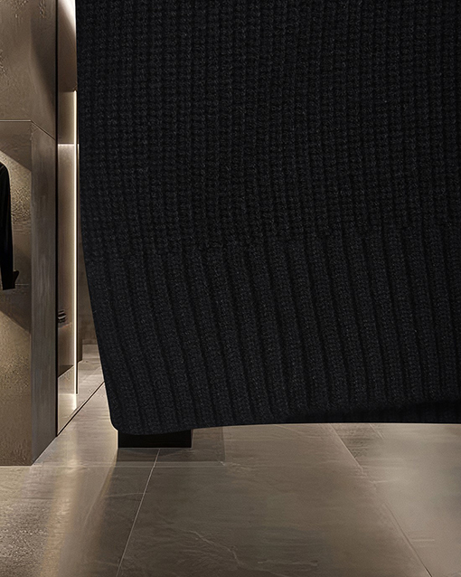 ルイヴィトン 胸元にクラシックなモノグラムロゴパール刺繍のセーター