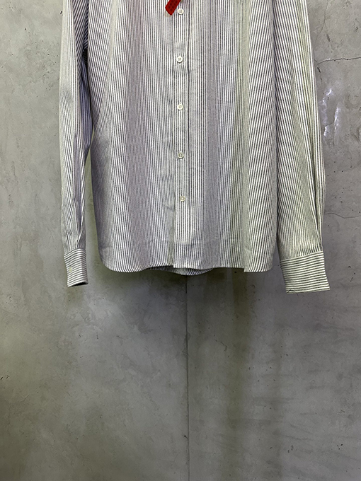 アミ ハート刺繍のストライプ長袖シャツ