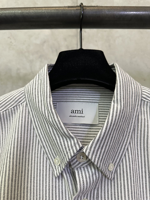 アミ ハート刺繍のストライプ長袖シャツ