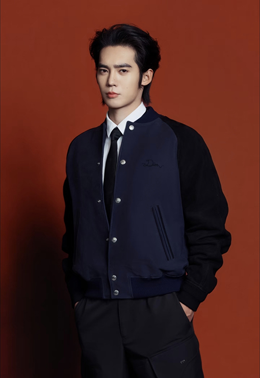 ディオール 文字ロゴの刺繍入りベースボールジャケット