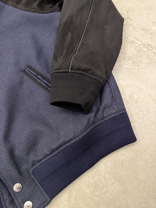 ディオール 文字ロゴの刺繍入りベースボールジャケット