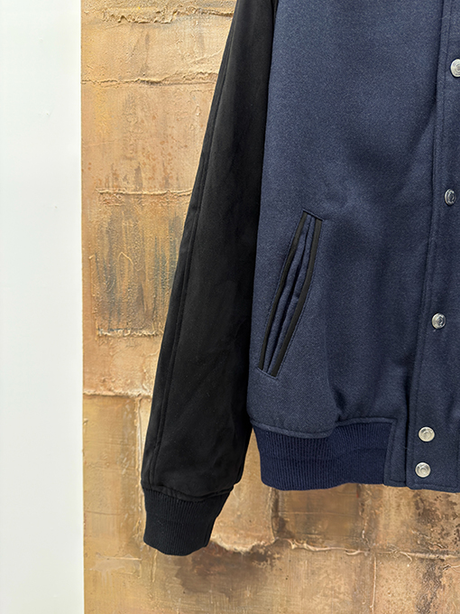 ディオール 文字ロゴの刺繍入りベースボールジャケット