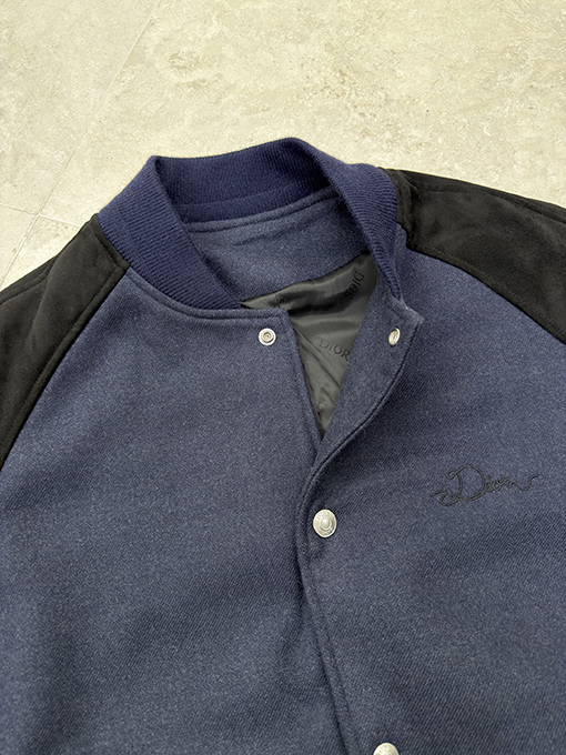 ディオール 文字ロゴの刺繍入りベースボールジャケット