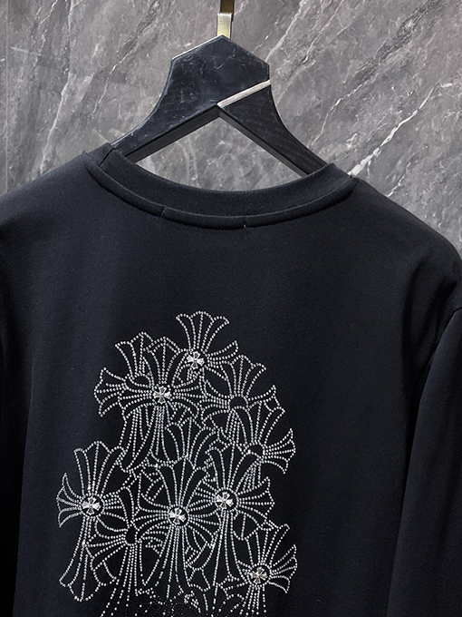 クロムハーツ ホットフィックスのラインストーンクロスと手作りのリベットが付いた長袖シャツ