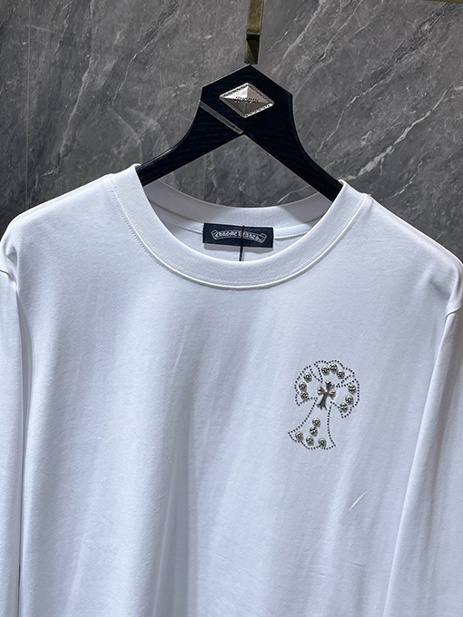 クロムハーツ ホットフィックスのラインストーンクロスと手作りのリベットが付いた長袖シャツ