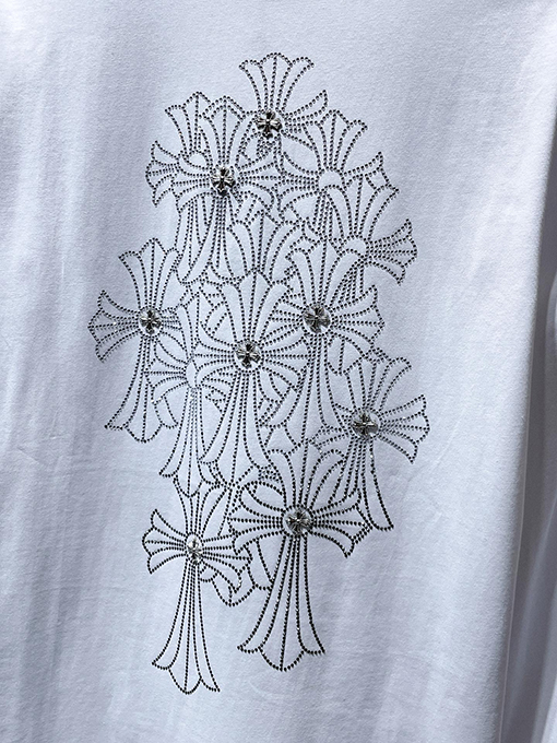 クロムハーツ ホットフィックスのラインストーンクロスと手作りのリベットが付いた長袖シャツ