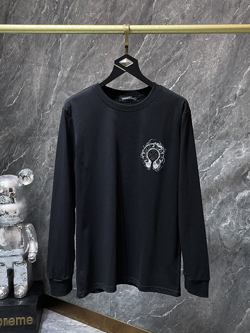 クロムハーツ クラシックな馬蹄形のサンスクリット十字の刺繍が手描きされた長袖シャツ