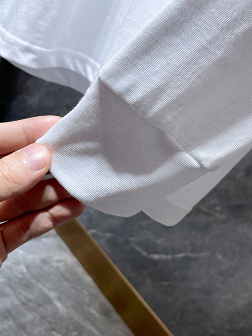 クロムハーツ クラシックな馬蹄形のサンスクリット十字の刺繍が手描きされた長袖シャツ