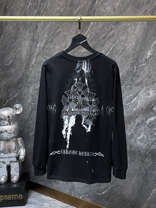 クロムハーツコピー 馬蹄刺繍の重なりうクロスのスプレーペイント長袖シャツ