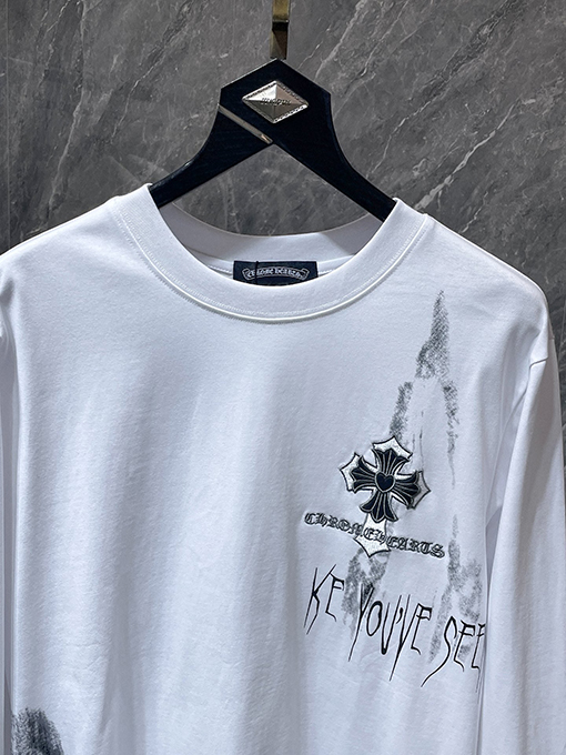 クロムハーツコピー 馬蹄刺繍の重なりうクロスのスプレーペイント長袖シャツ