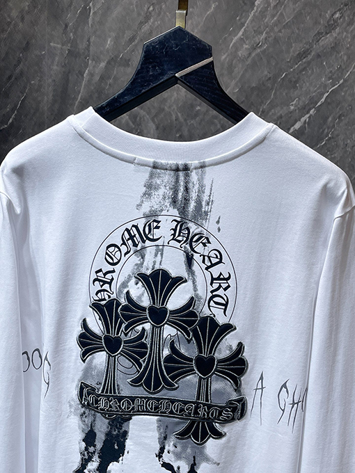 クロムハーツコピー 馬蹄刺繍の重なりうクロスのスプレーペイント長袖シャツ