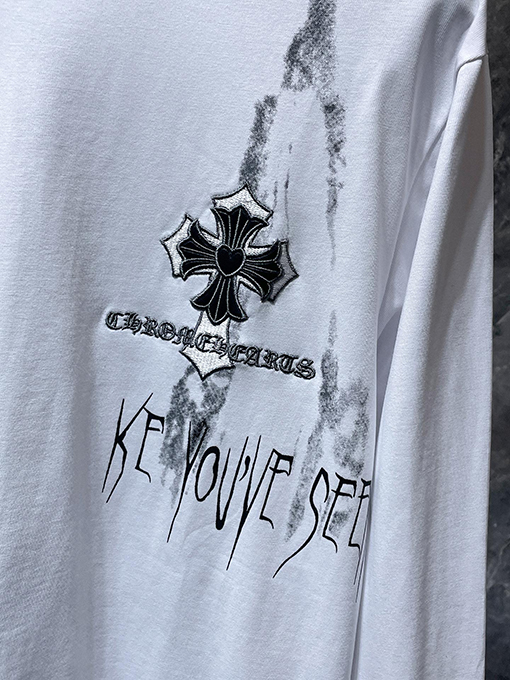 クロムハーツコピー 馬蹄刺繍の重なりうクロスのスプレーペイント長袖シャツ