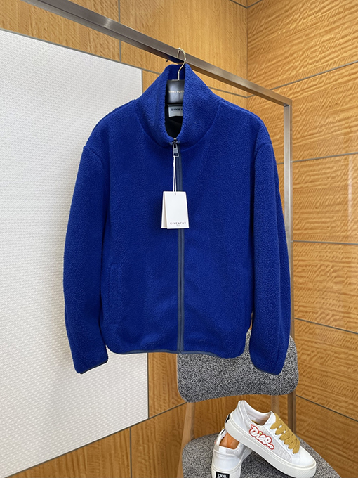ジバンシイ GIVENCHY ふわふわのスタンドカラージップアップジャケット