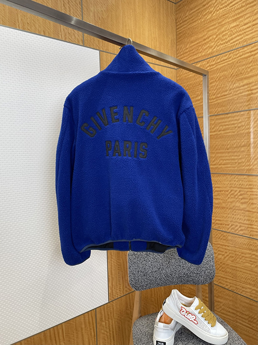 ジバンシイ GIVENCHY ふわふわのスタンドカラージップアップジャケット