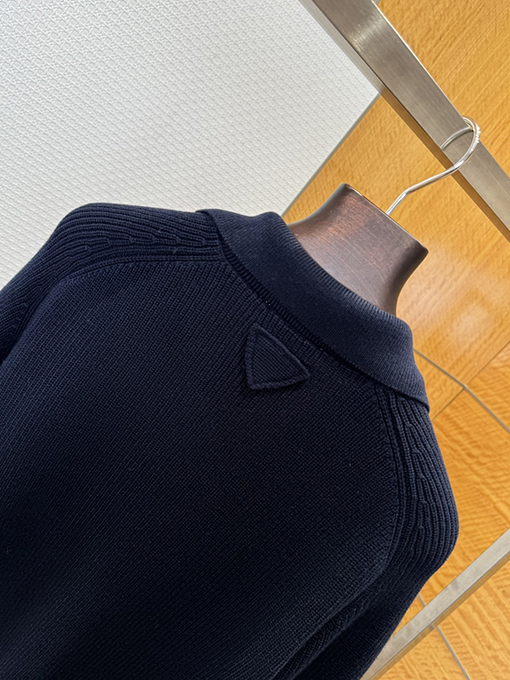 プラダコピー カジュアルなニット襟付きセーター